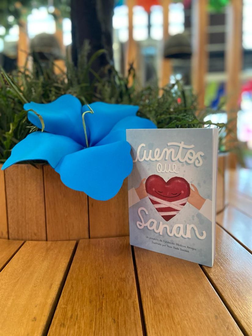 El libro Cuentos que Sanan junto a una flor